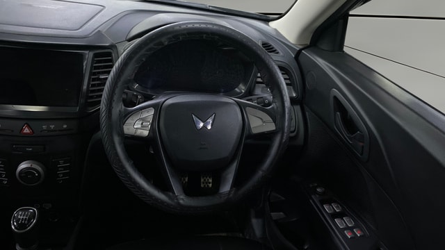 View Mahindra XUV300 Image 13 Used Mahindra XUV300 Image 13