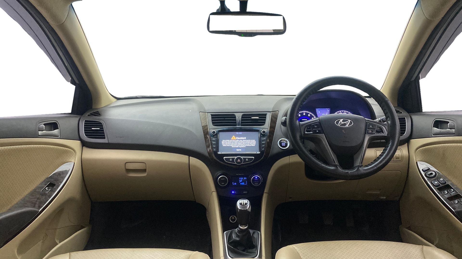 View 2016 Hyundai Verna 1.6 VTVT SX Image 15 Used 2016 Hyundai Verna 1.6 VTVT SX Image 15