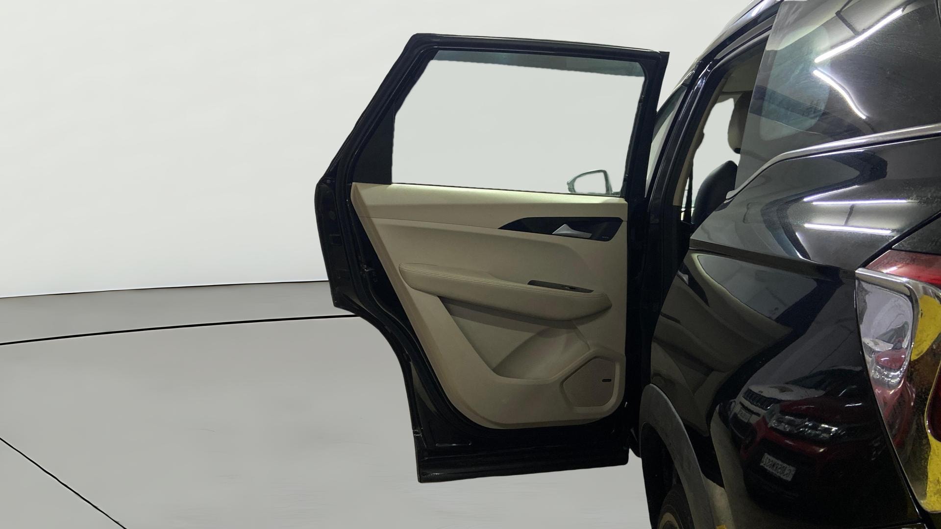 View 2021 MG Hector Sharp CVT Petrol Image 15 Used 2021 MG Hector Sharp CVT Petrol Image 15