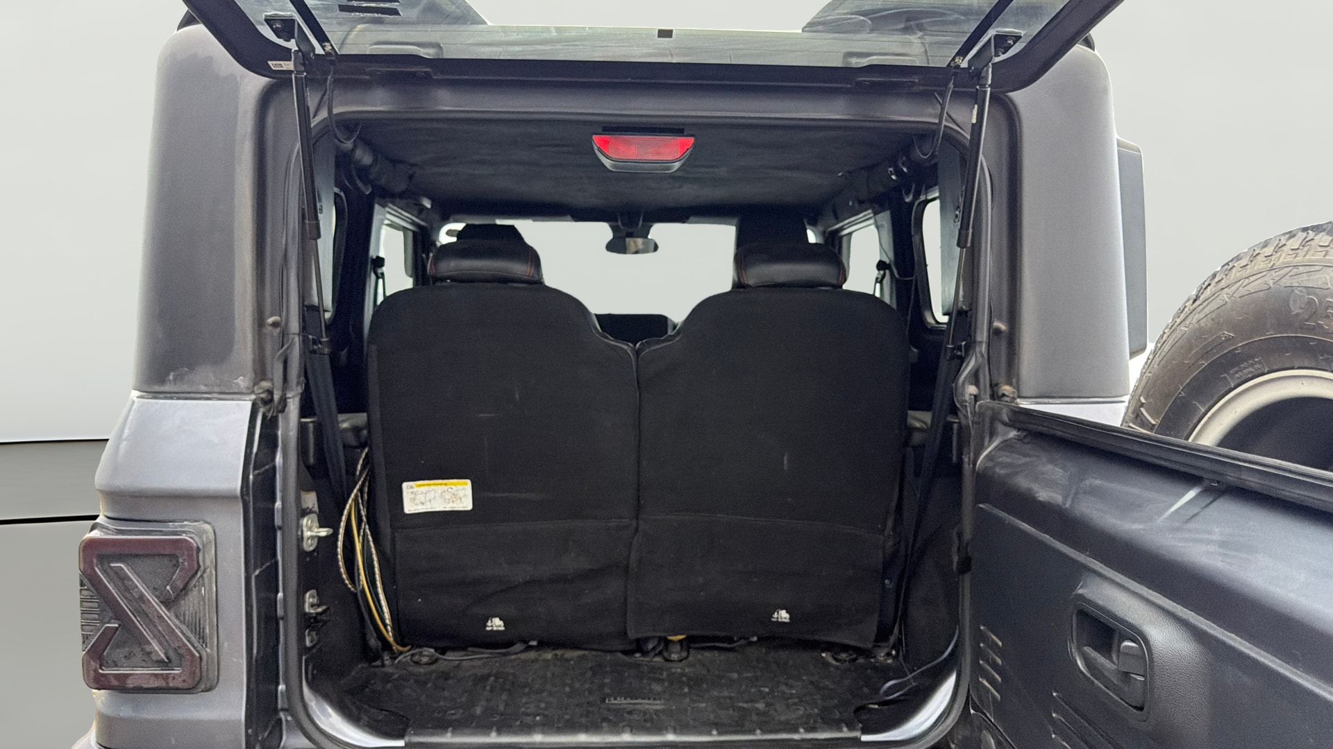 View 2021 Mahindra Thar AX Standard Manual Soft Top 6 Seater Image 36 Used 2021 Mahindra Thar AX Standard Manual Soft Top 6 Seater Image 36