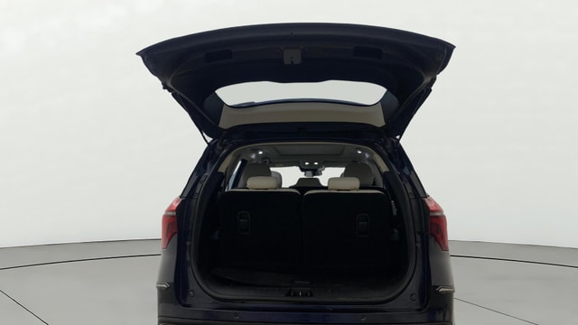 View Mahindra XUV700 Image 33 Used Mahindra XUV700 Image 33