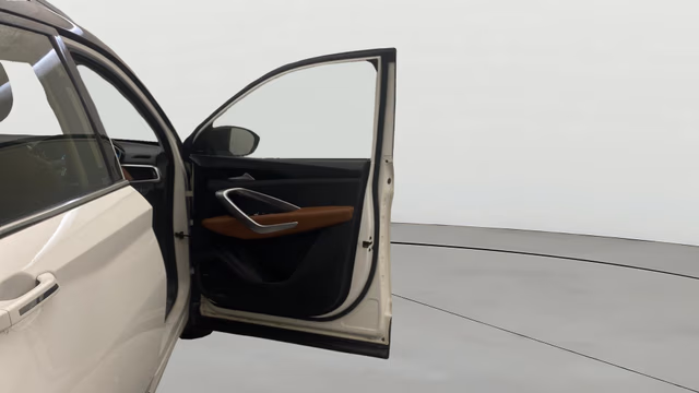 View MG Hector Plus Image 49 Used MG Hector Plus Image 49