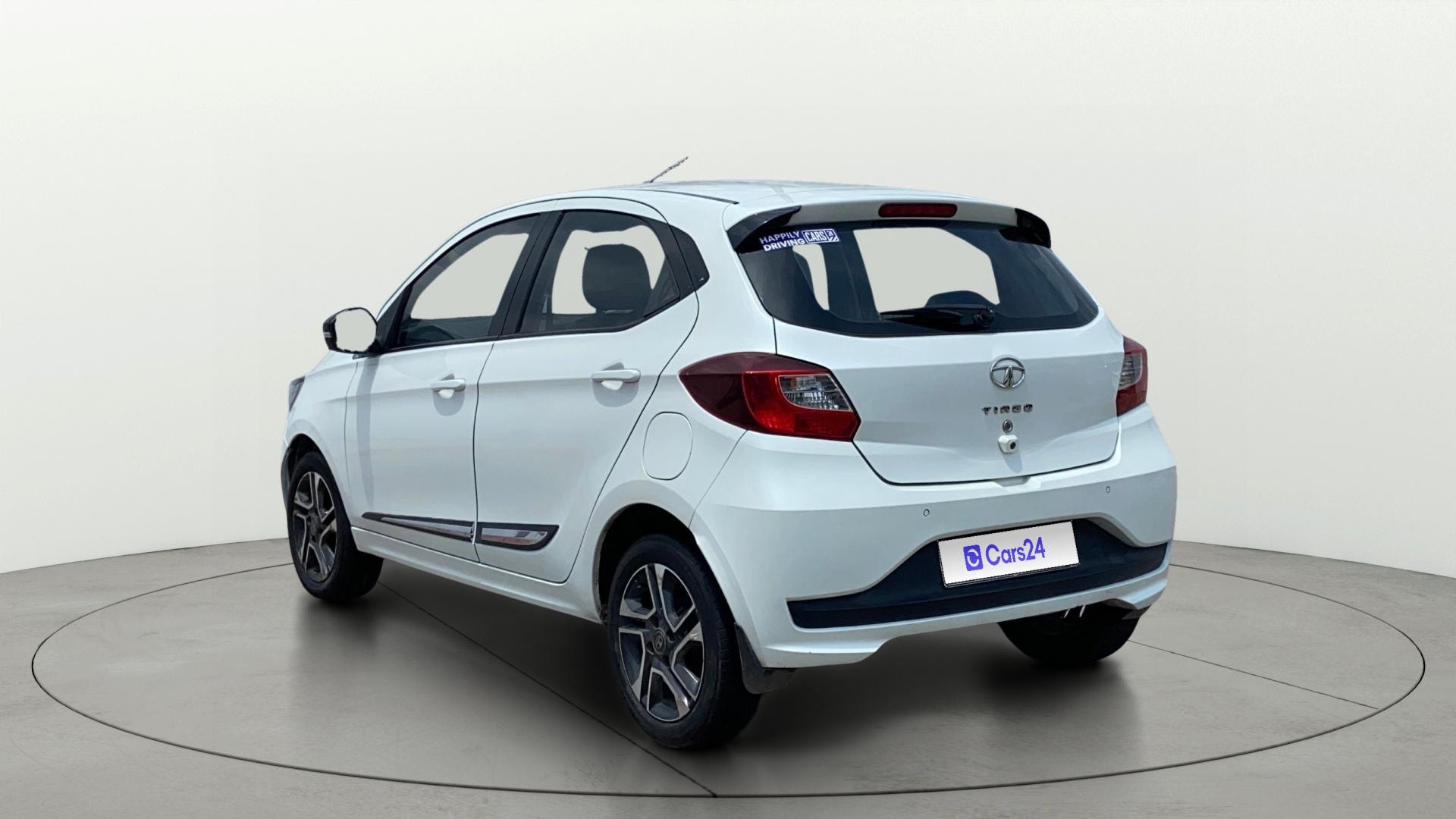 View 2021 Tata Tiago Revotorq XB Image 2 Used 2021 Tata Tiago Revotorq XB Image 2