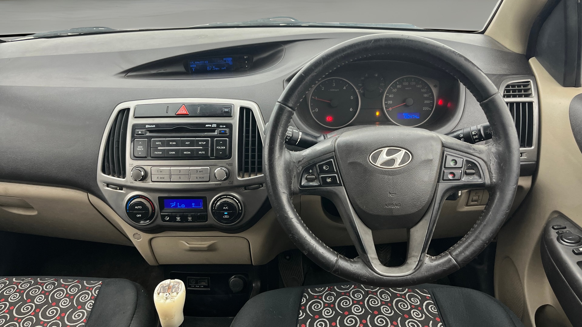 View 2013 Hyundai Elite i20 1.4 Era Diesel BS IV Image 13 Used 2013 Hyundai Elite i20 1.4 Era Diesel BS IV Image 13