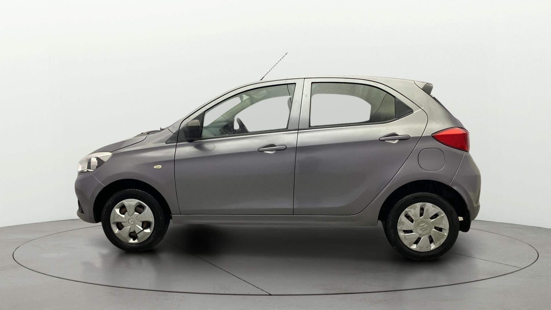 View 2019 Tata Tiago Revotorq XB Image 24 Used 2019 Tata Tiago Revotorq XB Image 24