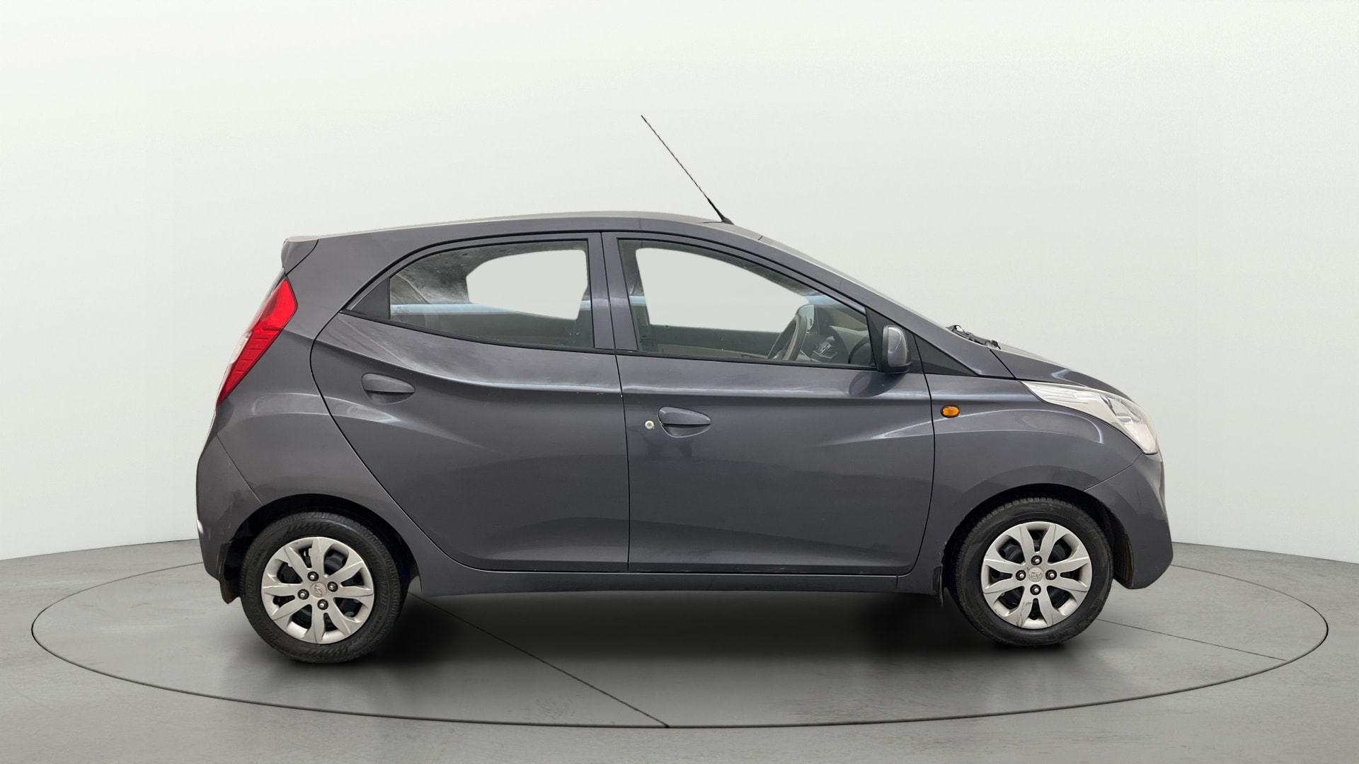 View 2015 Hyundai EON Sportz Image 8 Used 2015 Hyundai EON Sportz Image 8