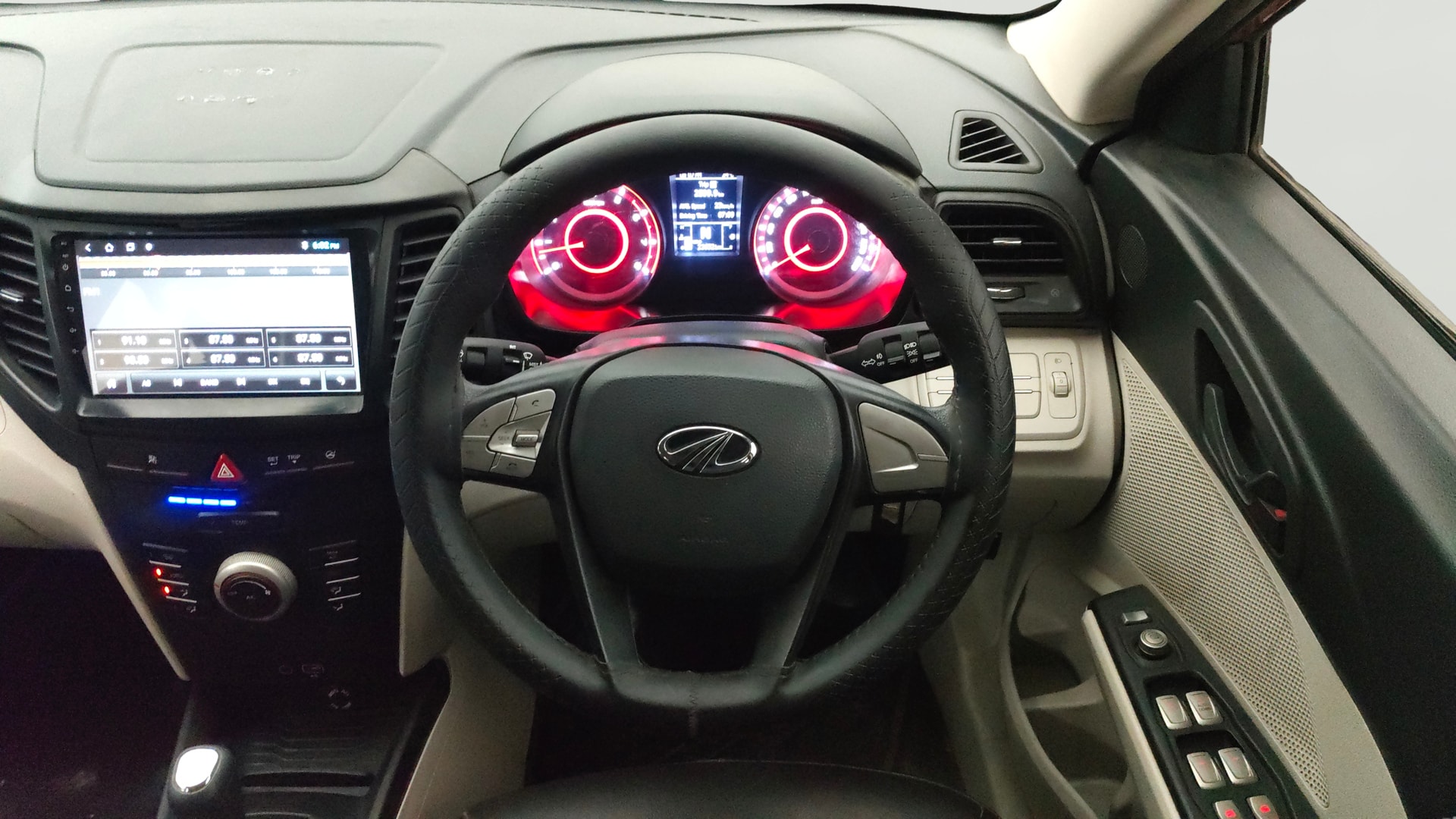 Used 2022 Mahindra XUV300 Used 2022 Mahindra XUV300