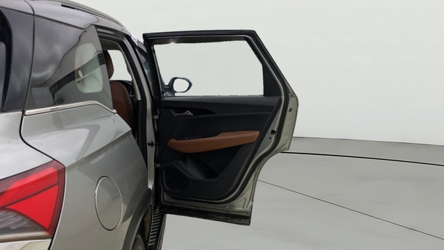 View MG Hector Plus Image 7 Used MG Hector Plus Image 7