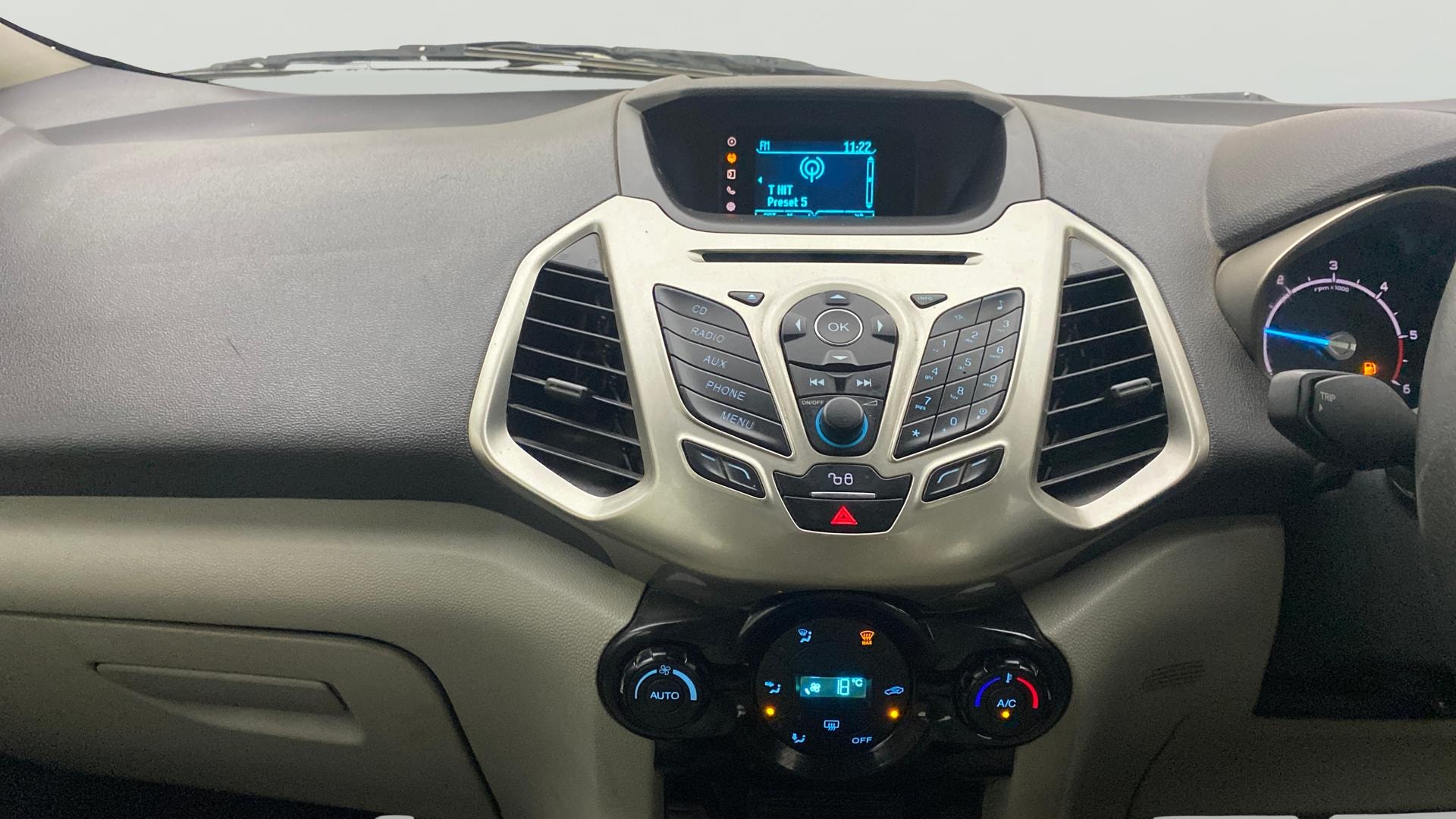 View 2015 Ford EcoSport 1.5 TDCi Diesel Ambiente BS IV Image 17 Used 2015 Ford EcoSport 1.5 TDCi Diesel Ambiente BS IV Image 17