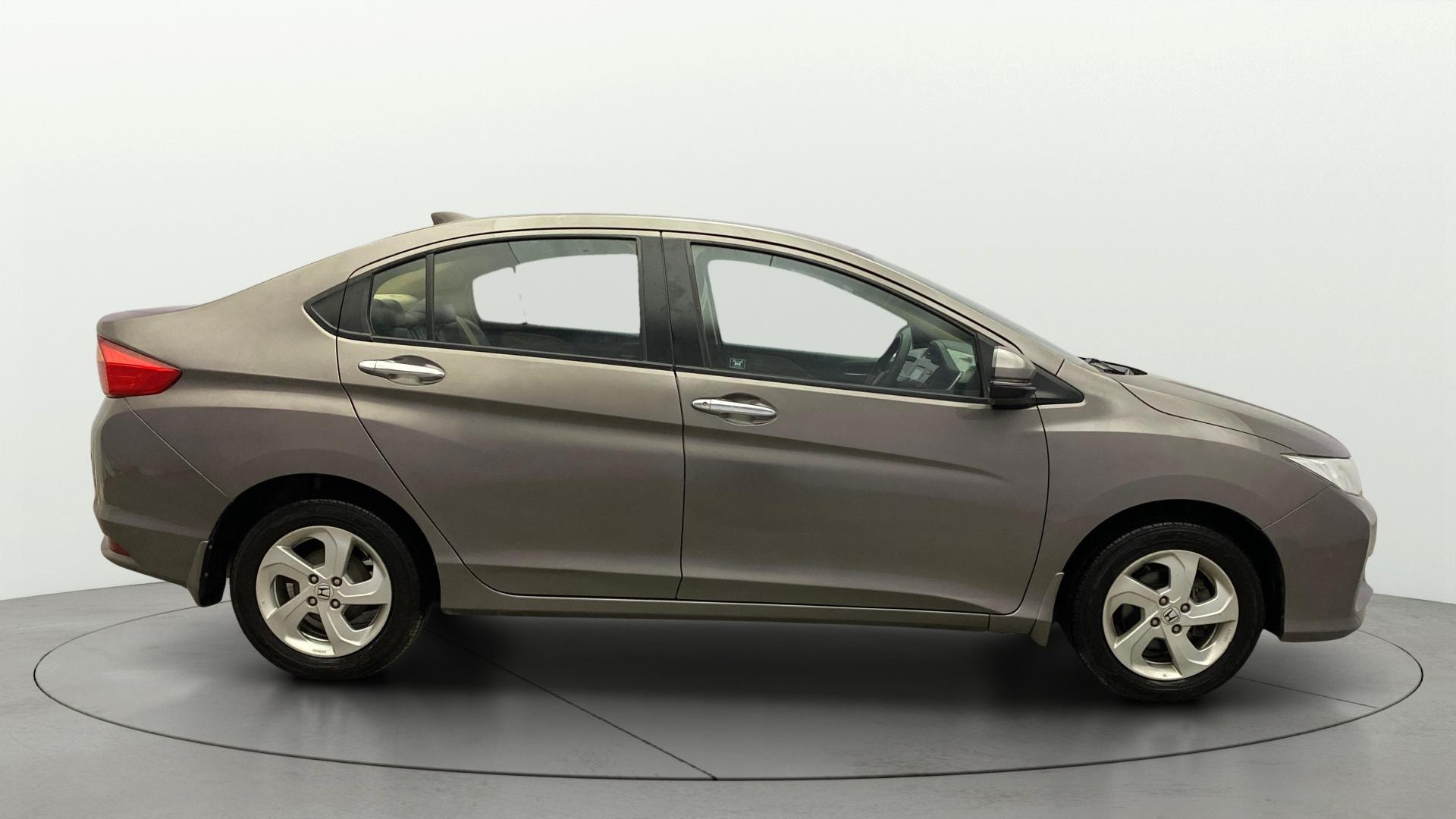 View 2016 Honda City ZX MT Diesel Anniversary Edition Image 27 Used 2016 Honda City ZX MT Diesel Anniversary Edition Image 27