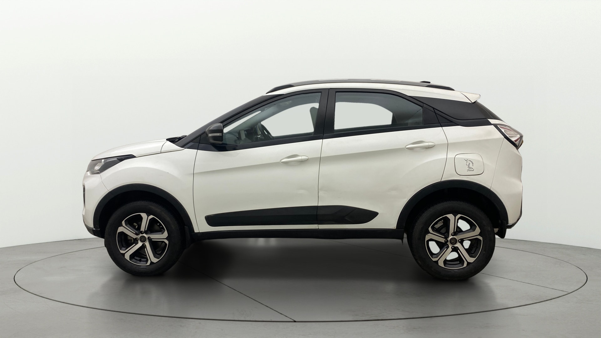 View 2023 Tata Nexon Revotron XZ Plus Luxs Jet Edition Image 5 Used 2023 Tata Nexon Revotron XZ Plus Luxs Jet Edition Image 5
