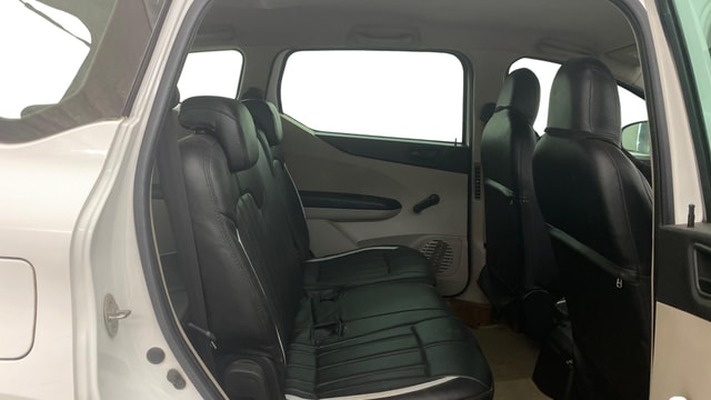 View Renault Triber Image 29 Used Renault Triber Image 29