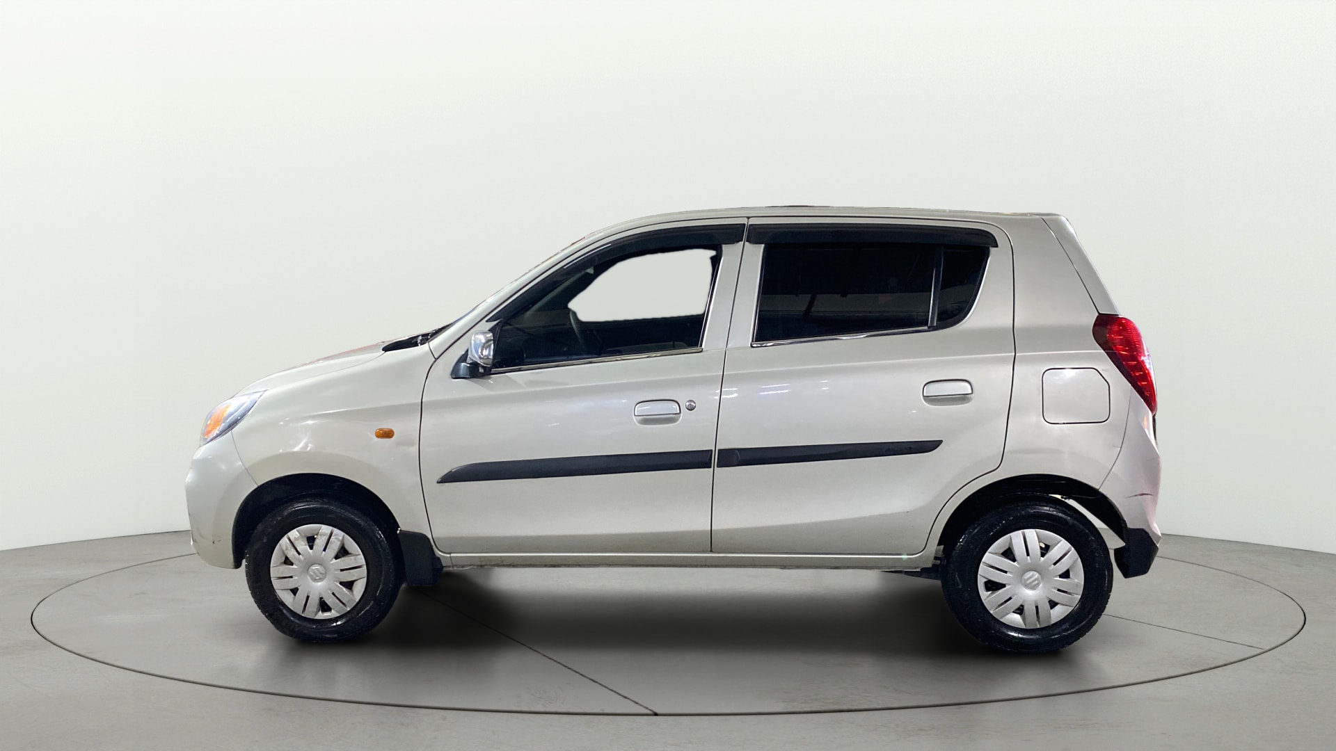 View 2022 Maruti Suzuki 1000 Base Variant Image 5 Used 2022 Maruti Suzuki 1000 Base Variant Image 5