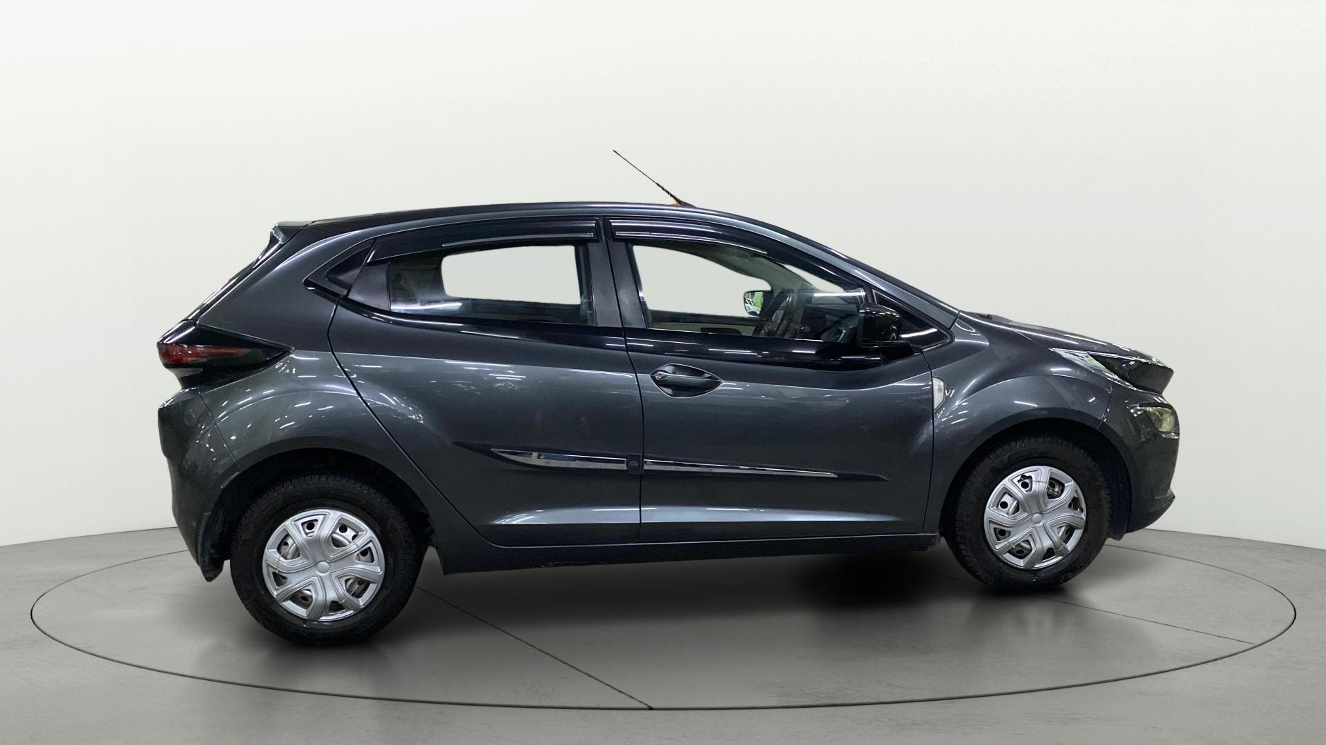 View 2022 Tata Altroz XE Plus Petrol Image 26 Used 2022 Tata Altroz XE Plus Petrol Image 26
