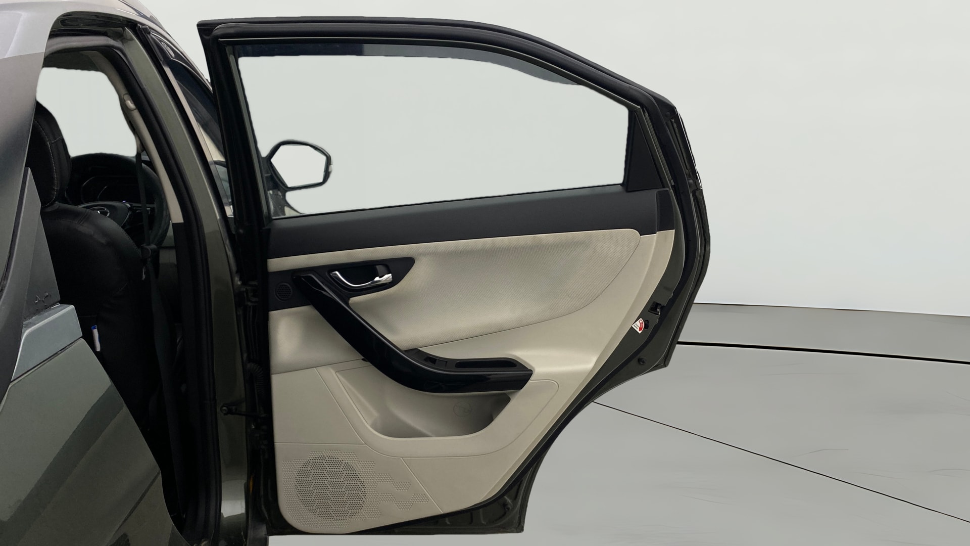 View 2022 Tata Nexon Revotron XE Image 7 Used 2022 Tata Nexon Revotron XE Image 7