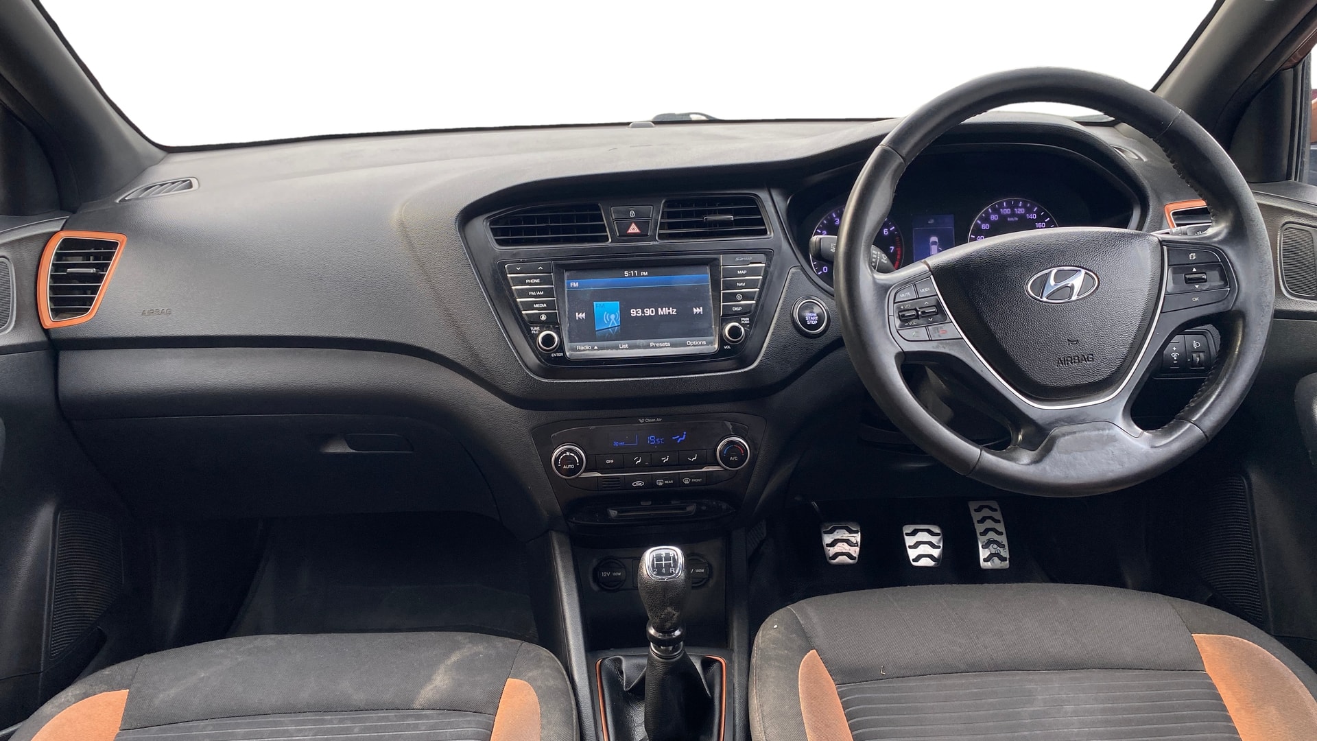 View 2016 Hyundai i20 Active 1.2 SX Image 15 Used 2016 Hyundai i20 Active 1.2 SX Image 15