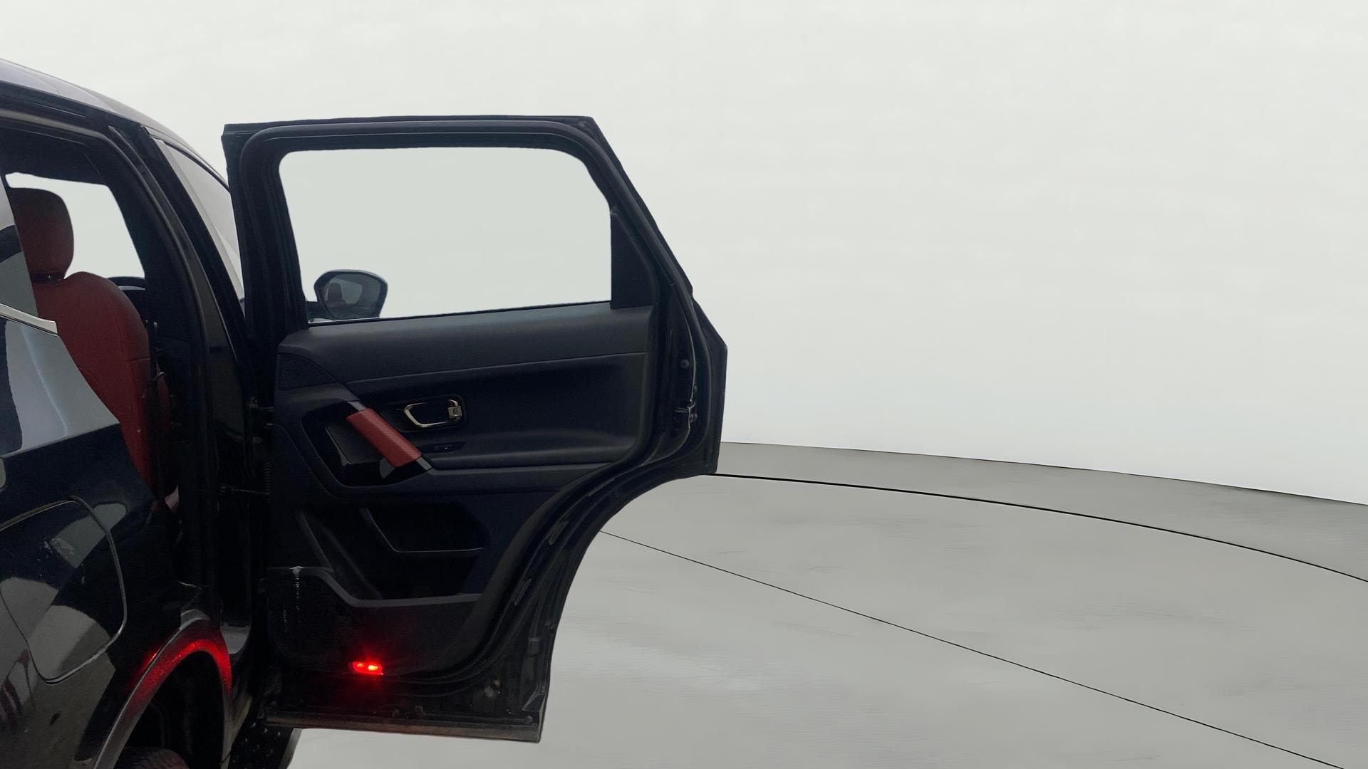 View 2024 Tata Harrier XZ plus Red Dark Edition Image 6 Used 2024 Tata Harrier XZ plus Red Dark Edition Image 6