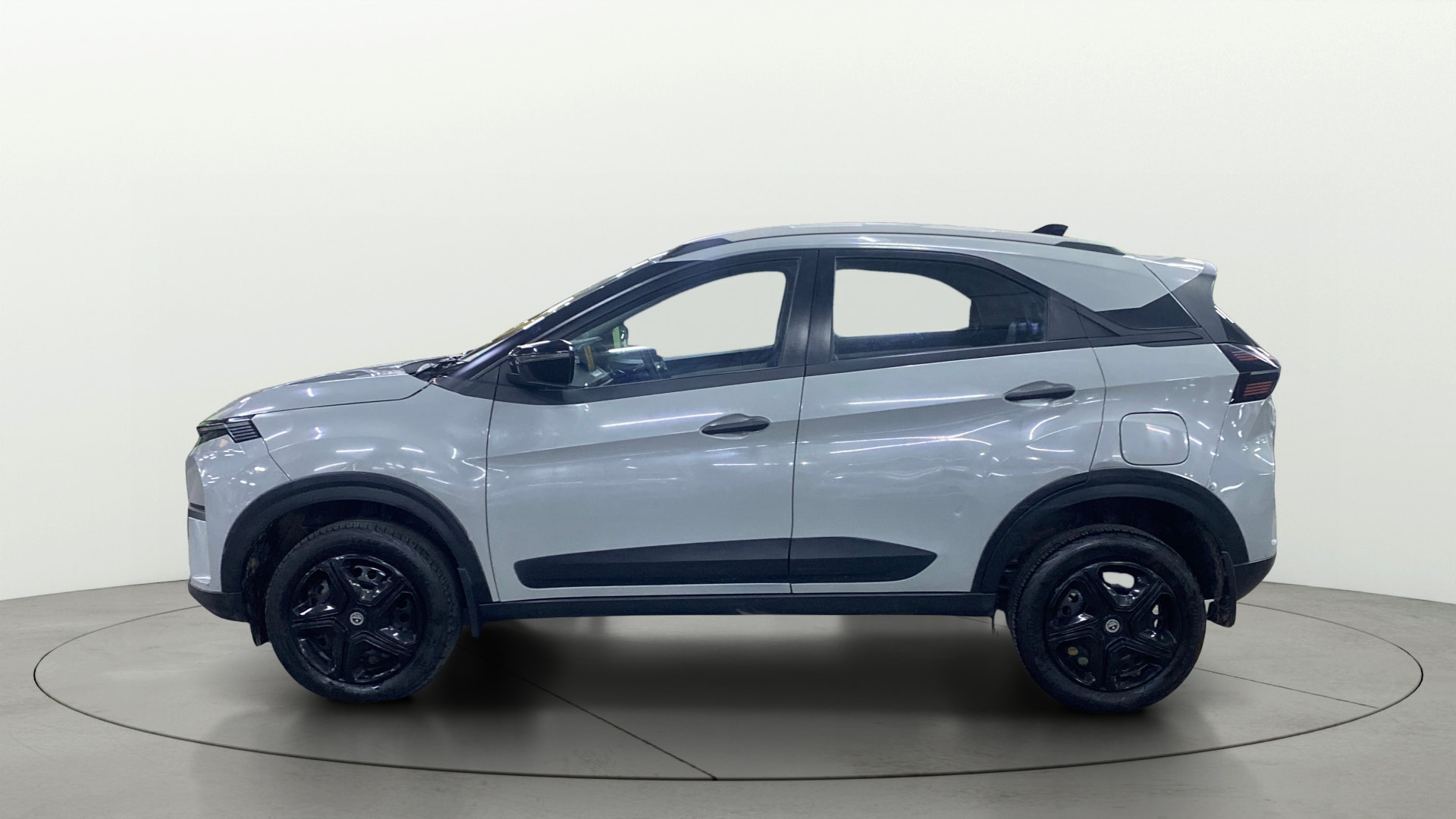 View 2023 Tata Nexon Revotron XE Image 26 Used 2023 Tata Nexon Revotron XE Image 26