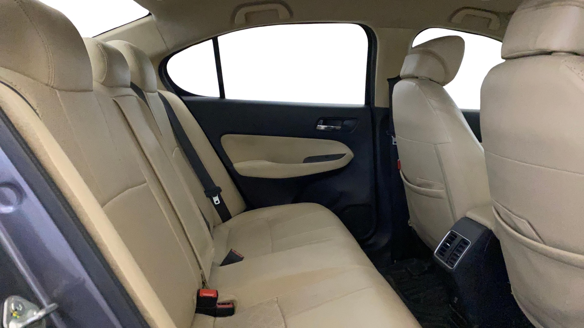 View 2020 Honda City ZX MT Diesel Anniversary Edition Image 30 Used 2020 Honda City ZX MT Diesel Anniversary Edition Image 30