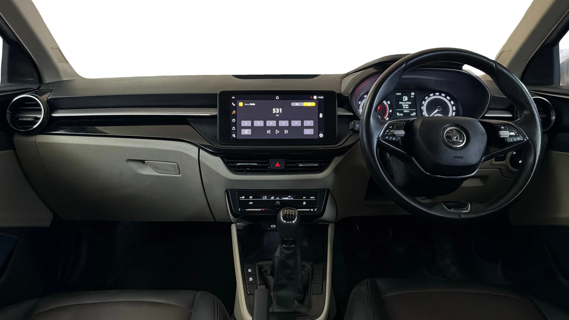 View 2022 Skoda Slavia Ambition 1.0 TSI MT Image 15 Used 2022 Skoda Slavia Ambition 1.0 TSI MT Image 15