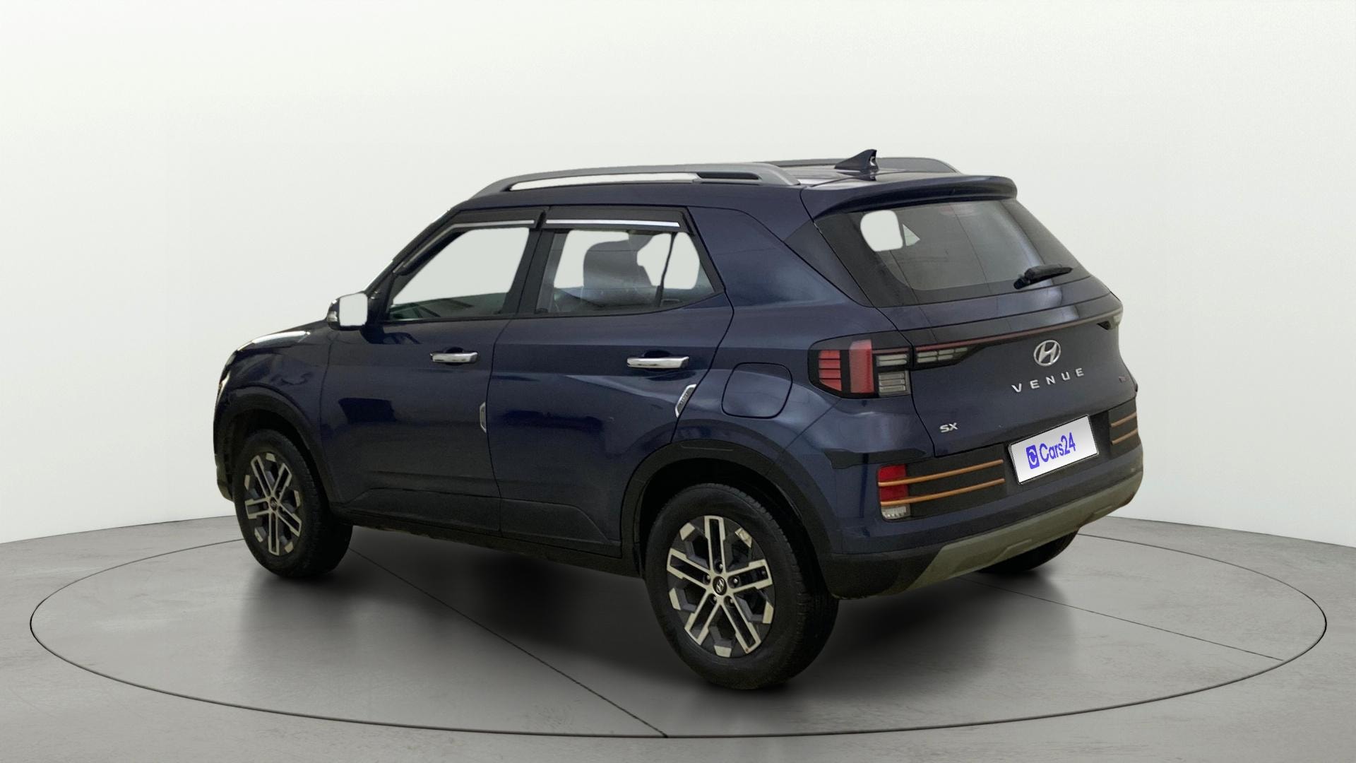 View 2022 Hyundai Venue SX (O) 1.0 iMT Petrol Image 2 Used 2022 Hyundai Venue SX (O) 1.0 iMT Petrol Image 2