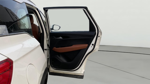 View MG Hector Plus Image 8 Used MG Hector Plus Image 8