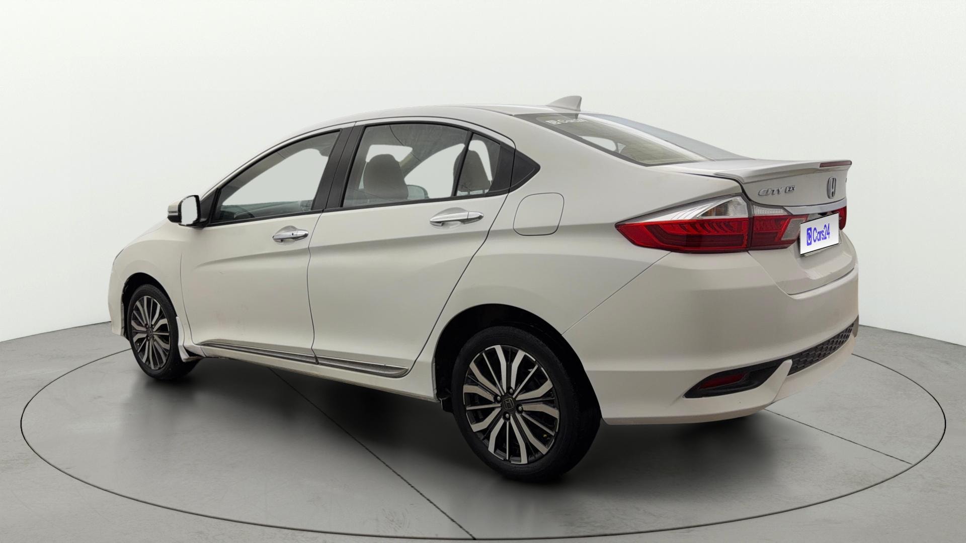 View 2018 Honda City ZX CVT Image 2 Used 2018 Honda City ZX CVT Image 2