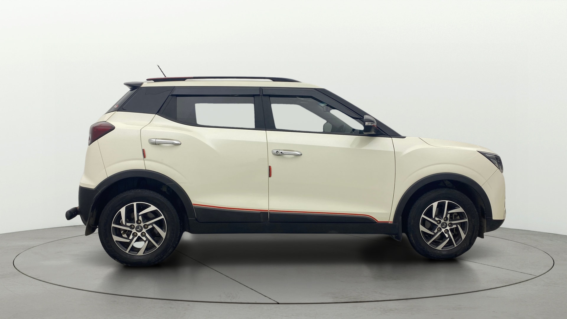 Used 2023 Mahindra XUV300 Used 2023 Mahindra XUV300