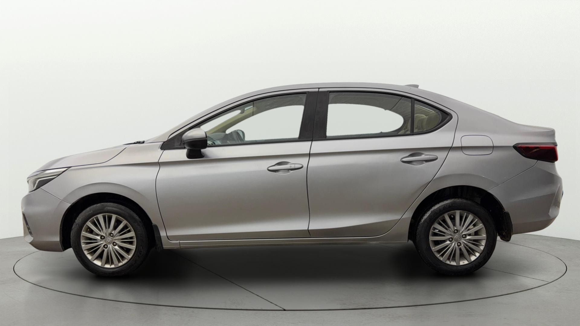 View 2021 Honda City ZX MT Diesel Anniversary Edition Image 6 Used 2021 Honda City ZX MT Diesel Anniversary Edition Image 6