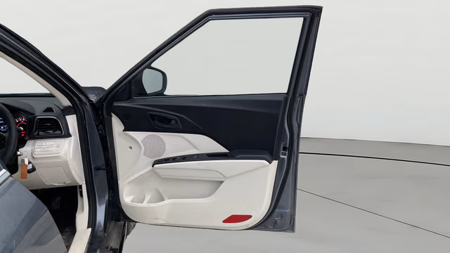 View Mahindra XUV 3XO Image 46 Used Mahindra XUV 3XO Image 46