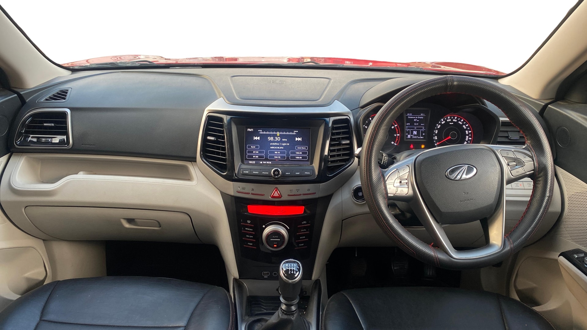 View 2025 Mahindra XUV300 W4 Petrol BS IV Image 31 Used 2025 Mahindra XUV300 W4 Petrol BS IV Image 31