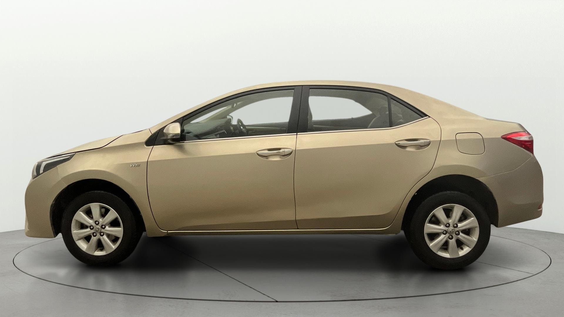 View 2015 Toyota Corolla Altis 1.8 G CVT Image 5 Used 2015 Toyota Corolla Altis 1.8 G CVT Image 5
