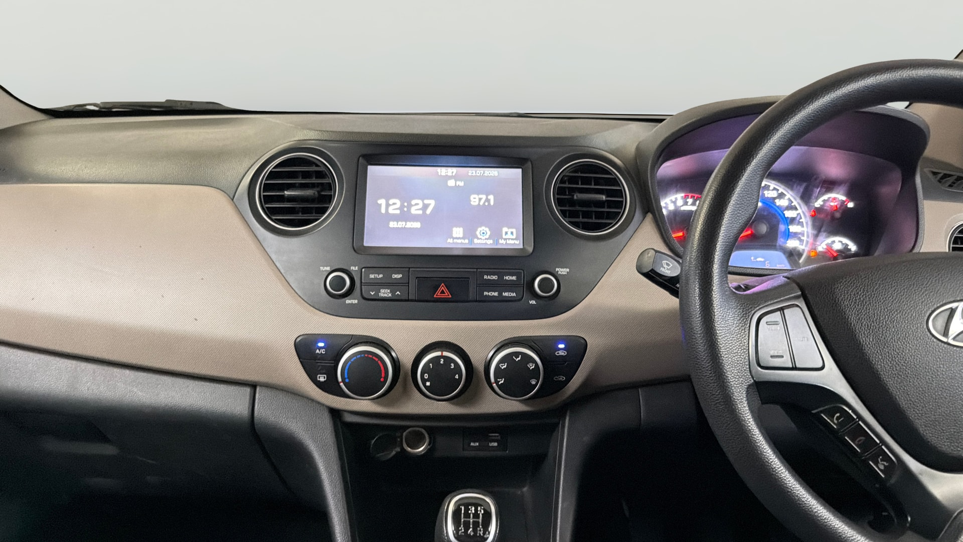 View 2019 Hyundai Grand i10 Sportz 1.2 Kappa Image 17 Used 2019 Hyundai Grand i10 Sportz 1.2 Kappa Image 17