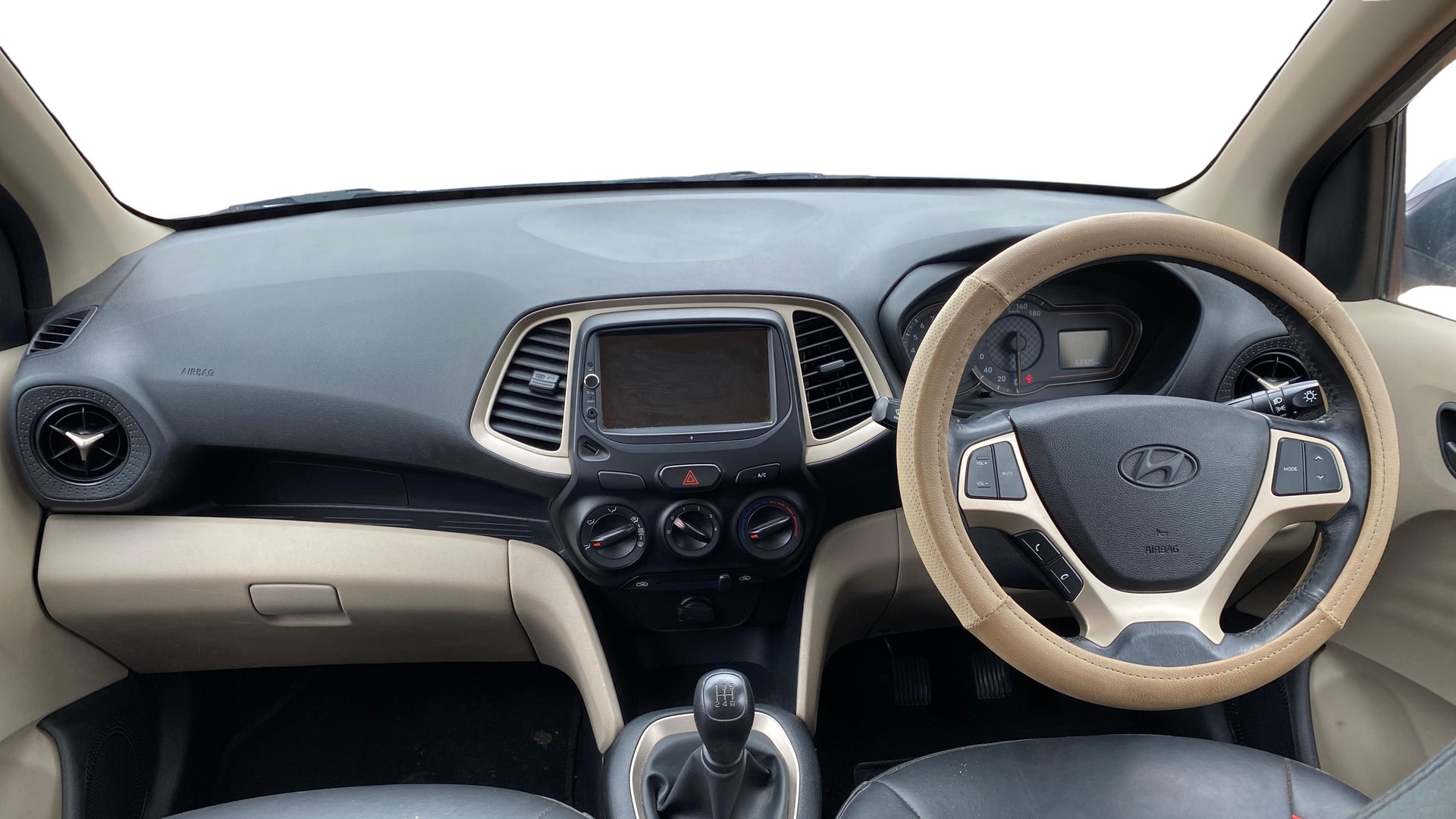 View 2022 Hyundai New Santro D-Lite Petrol Image 15 Used 2022 Hyundai New Santro D-Lite Petrol Image 15