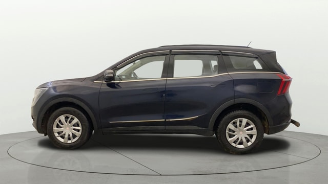 View Mahindra XUV700 Image 25 Used Mahindra XUV700 Image 25