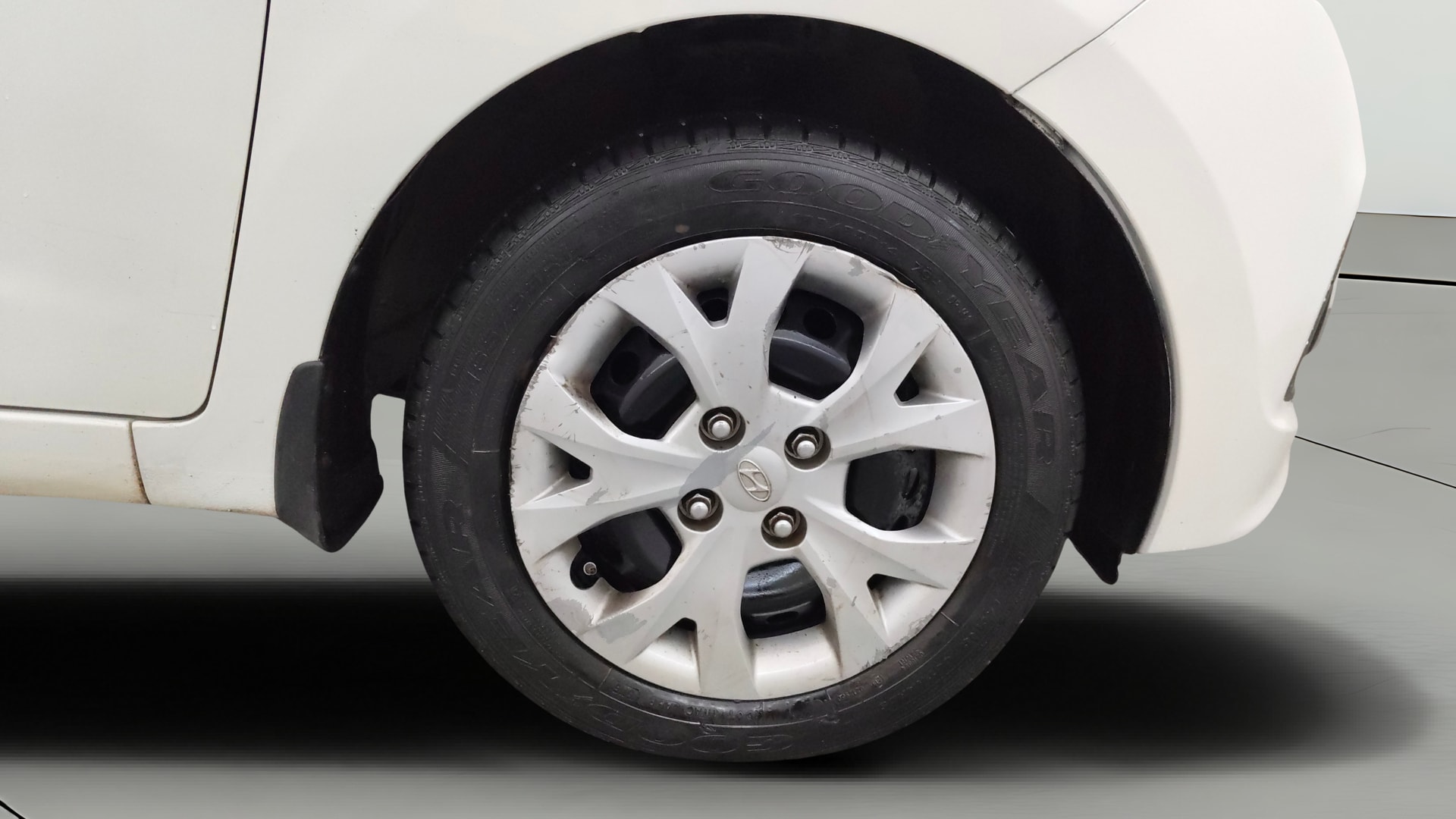 View 2016 Hyundai Grand i10 Magna 1.2 Kappa VTVT Image 39 Used 2016 Hyundai Grand i10 Magna 1.2 Kappa VTVT Image 39