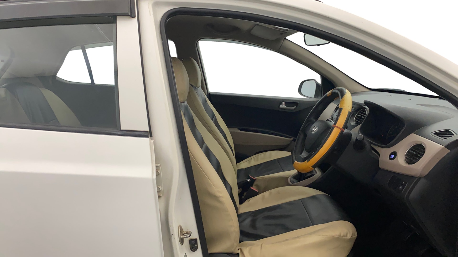 View 2014 Hyundai Grand i10 1.1 Sportz Diesel Image 26 Used 2014 Hyundai Grand i10 1.1 Sportz Diesel Image 26