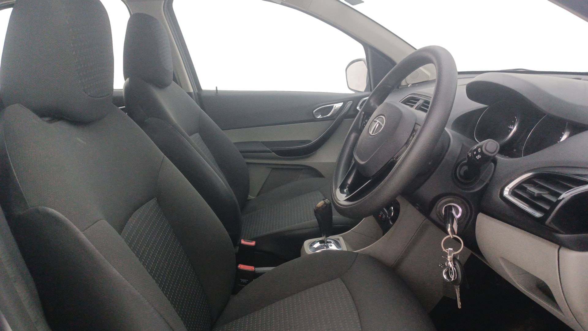 View 2019 Tata Tiago Revotorq XB Image 25 Used 2019 Tata Tiago Revotorq XB Image 25