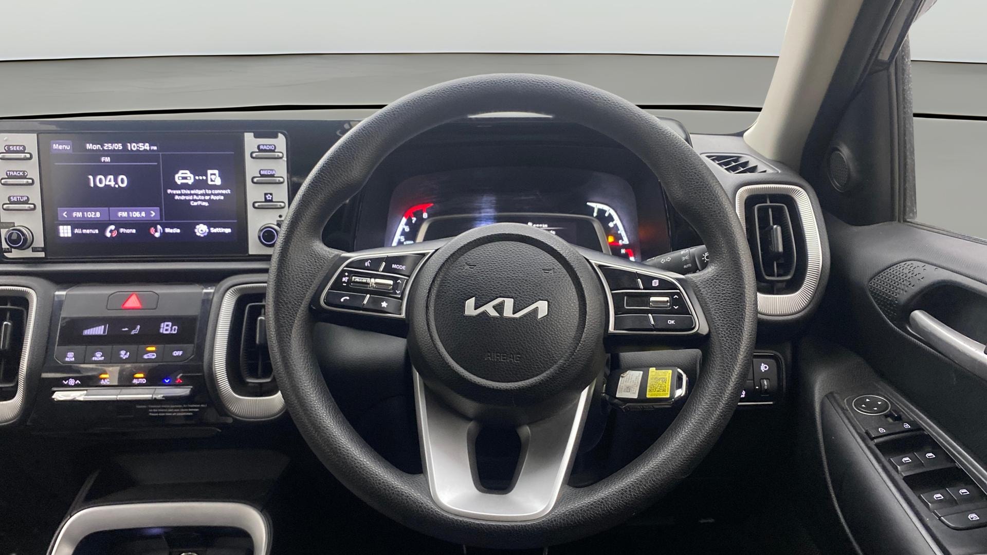 View 2024 Kia Sonet HTE Petrol Image 20 Used 2024 Kia Sonet HTE Petrol Image 20