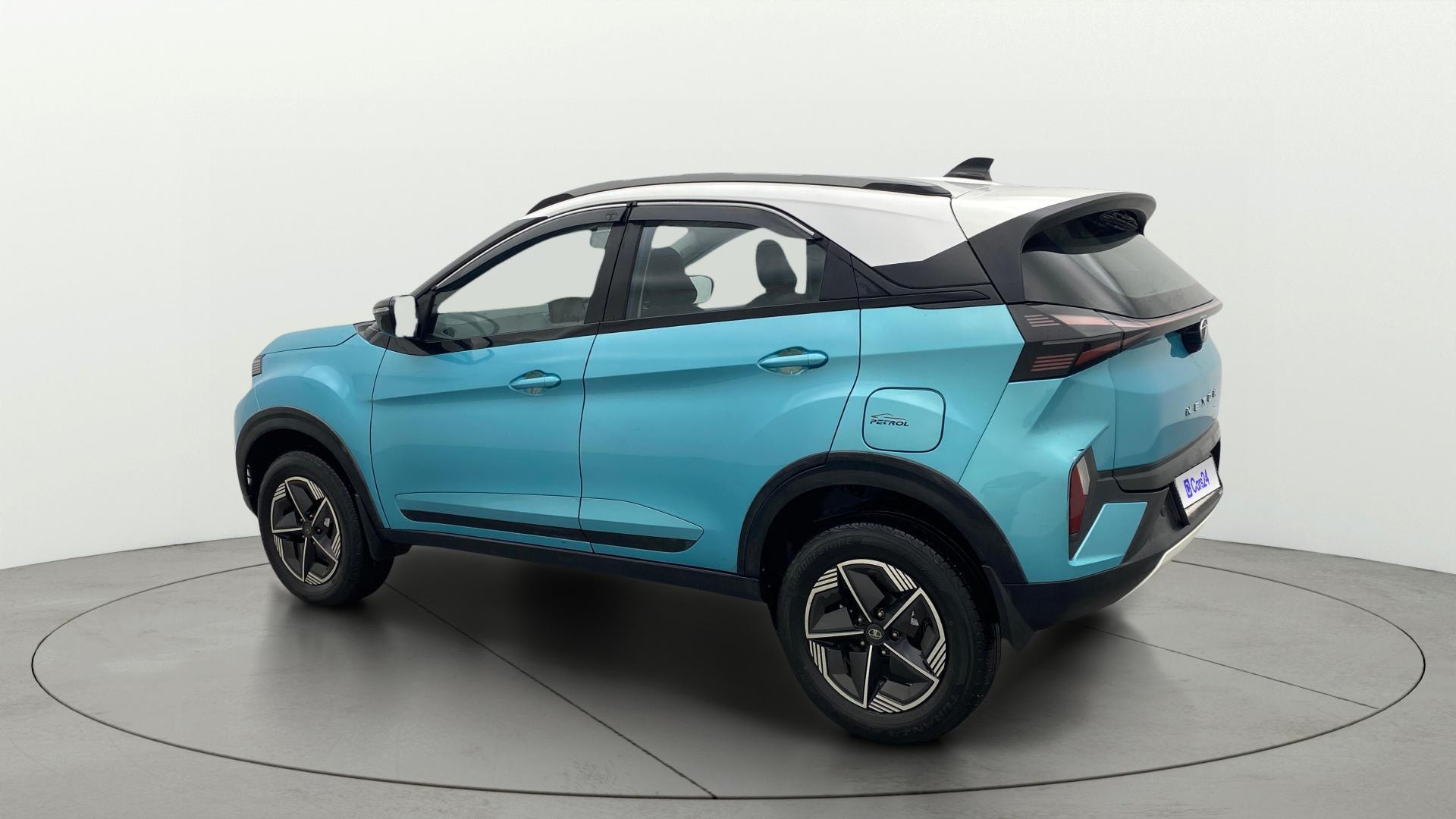 View 2023 Tata Nexon Revotron XE Image 2 Used 2023 Tata Nexon Revotron XE Image 2