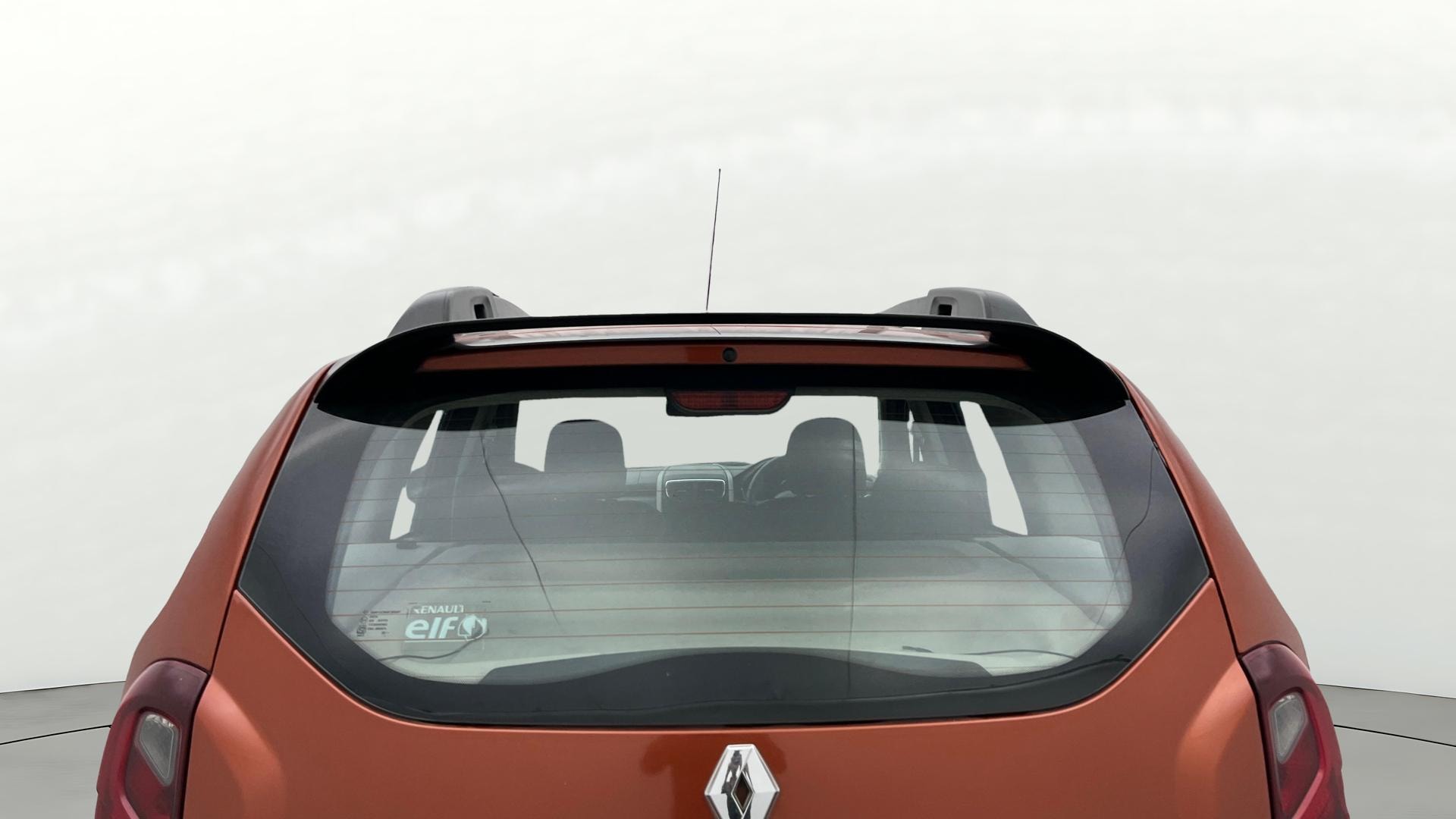 View 2022 Renault Duster Petrol RXS BS IV Image 4 Used 2022 Renault Duster Petrol RXS BS IV Image 4