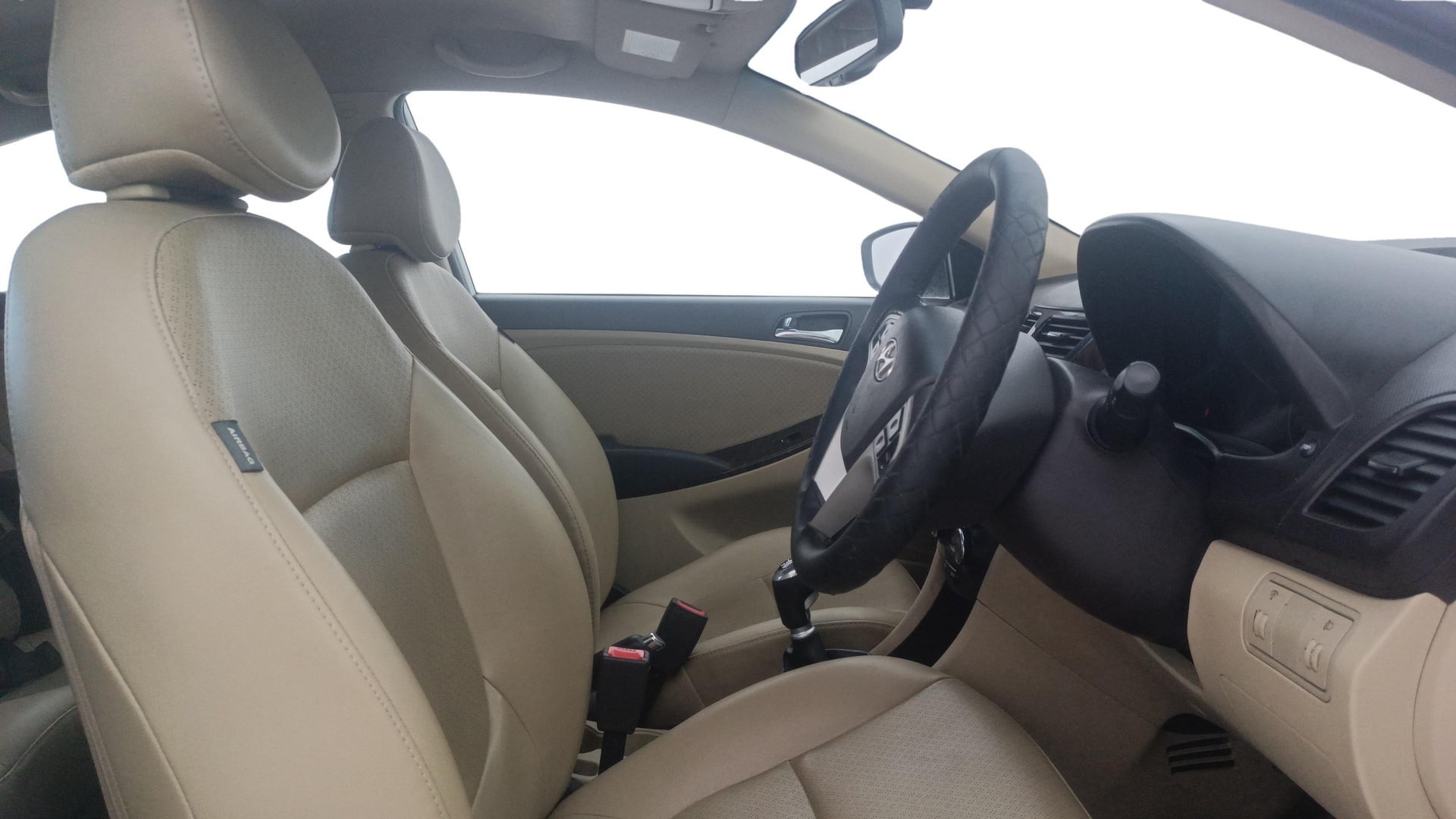 View 2014 Hyundai Fluidic Verna 1.6 VTVT SX Image 18 Used 2014 Hyundai Fluidic Verna 1.6 VTVT SX Image 18