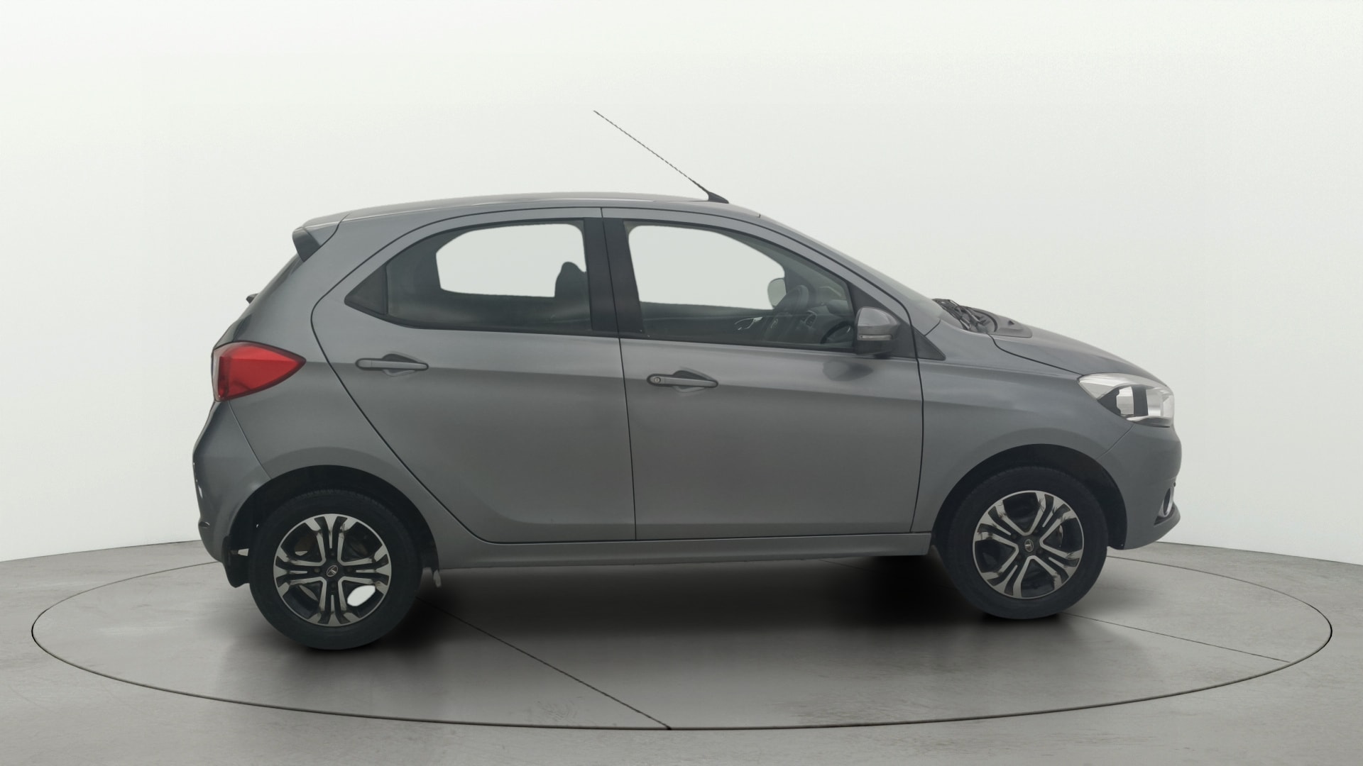 View 2019 Tata Tiago Revotorq XB Image 8 Used 2019 Tata Tiago Revotorq XB Image 8