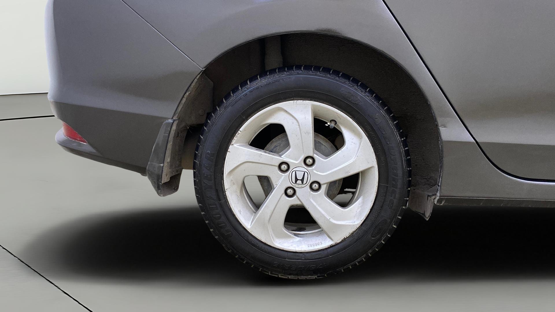 View 2015 Honda City ZX MT Diesel Anniversary Edition Image 24 Used 2015 Honda City ZX MT Diesel Anniversary Edition Image 24