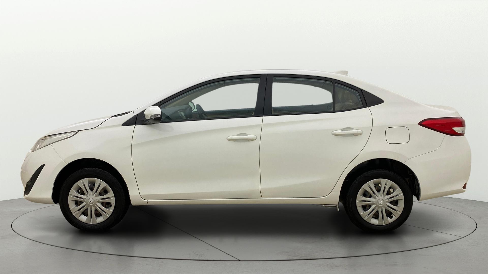View 2018 Toyota Yaris G MT Image 5 Used 2018 Toyota Yaris G MT Image 5