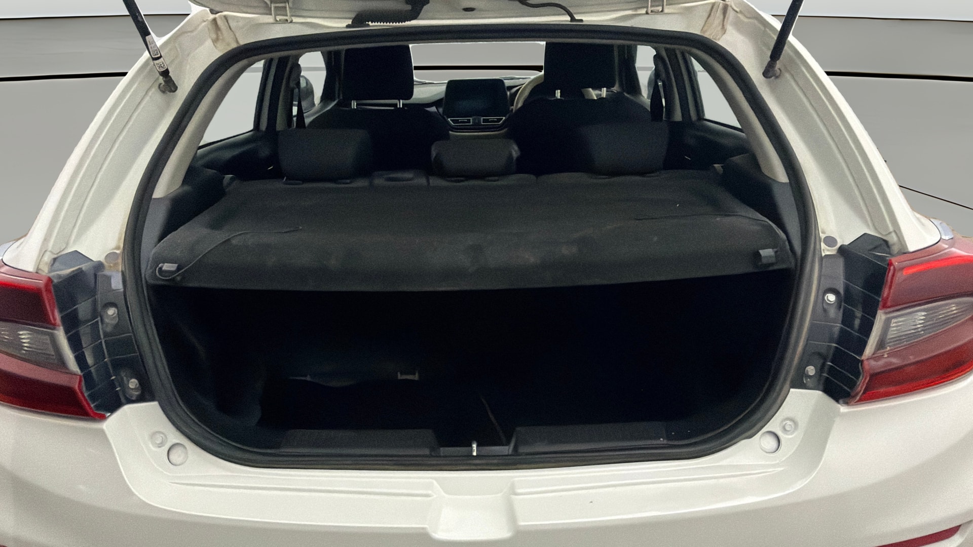 View 2023 Toyota Glanza G MT Image 38 Used 2023 Toyota Glanza G MT Image 38