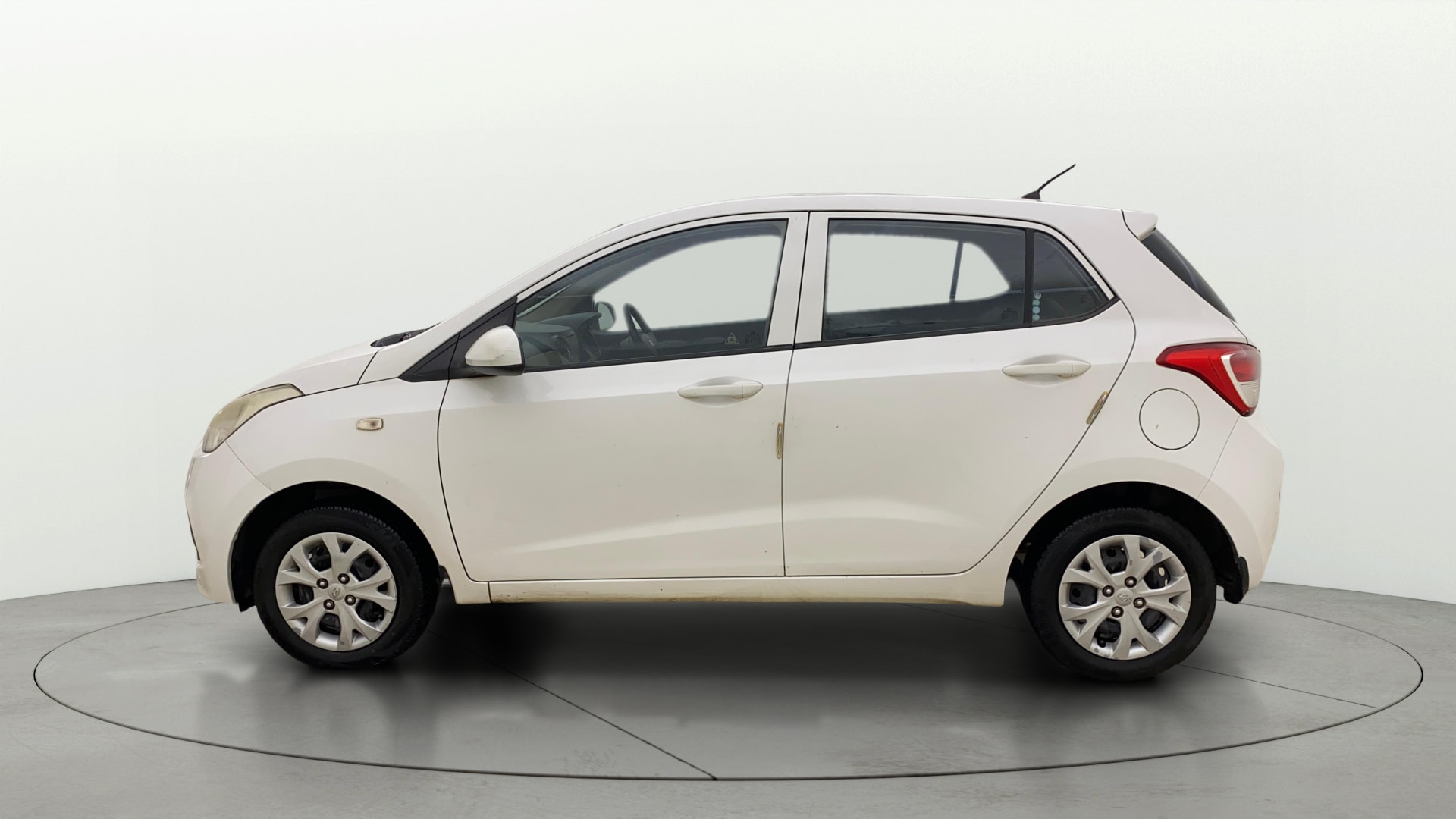 View 2013 Hyundai Grand i10 Magna 1.2 Kappa VTVT Image 5 Used 2013 Hyundai Grand i10 Magna 1.2 Kappa VTVT Image 5