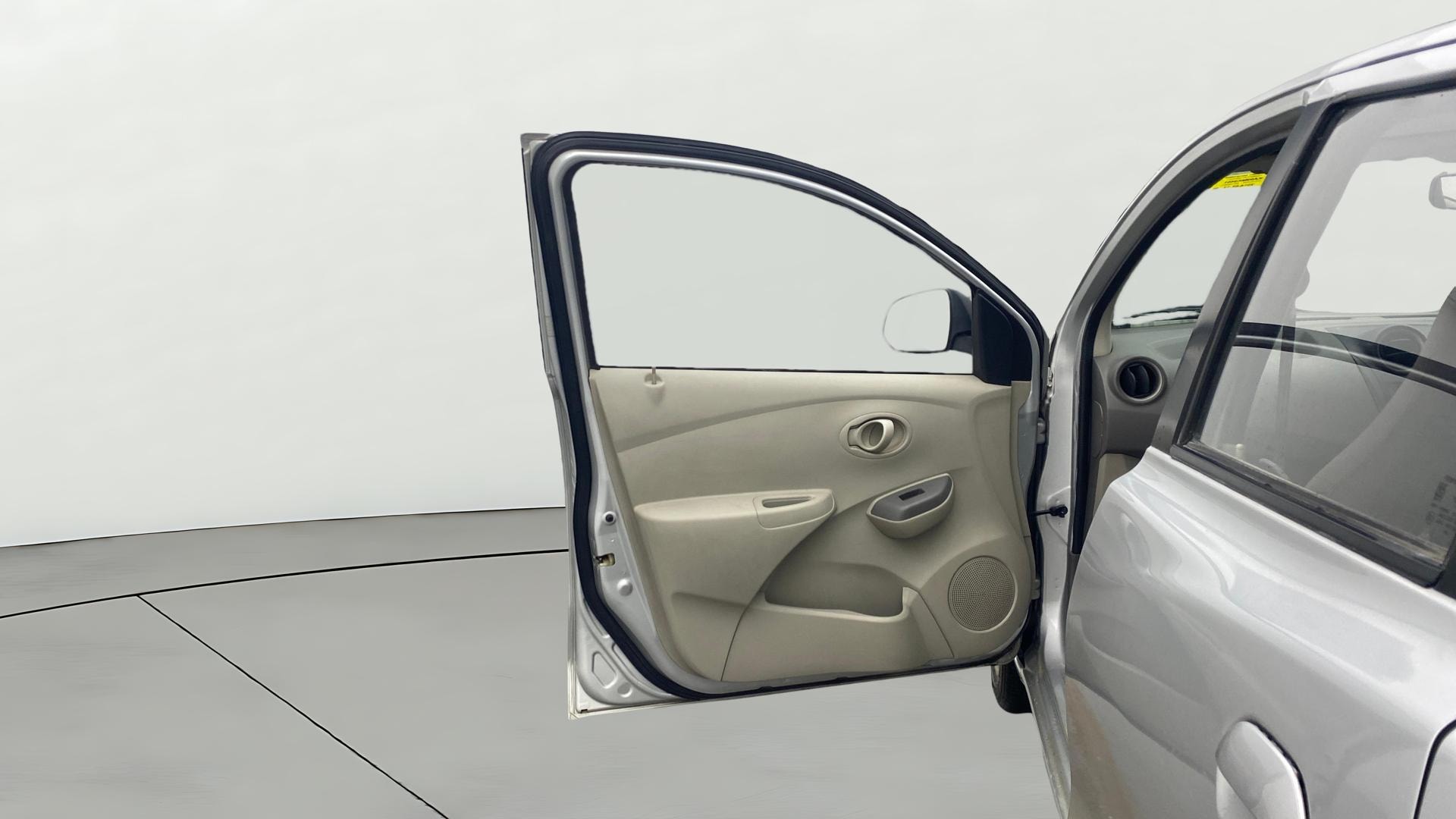 View 2014 Datsun Go T Image 30 Used 2014 Datsun Go T Image 30