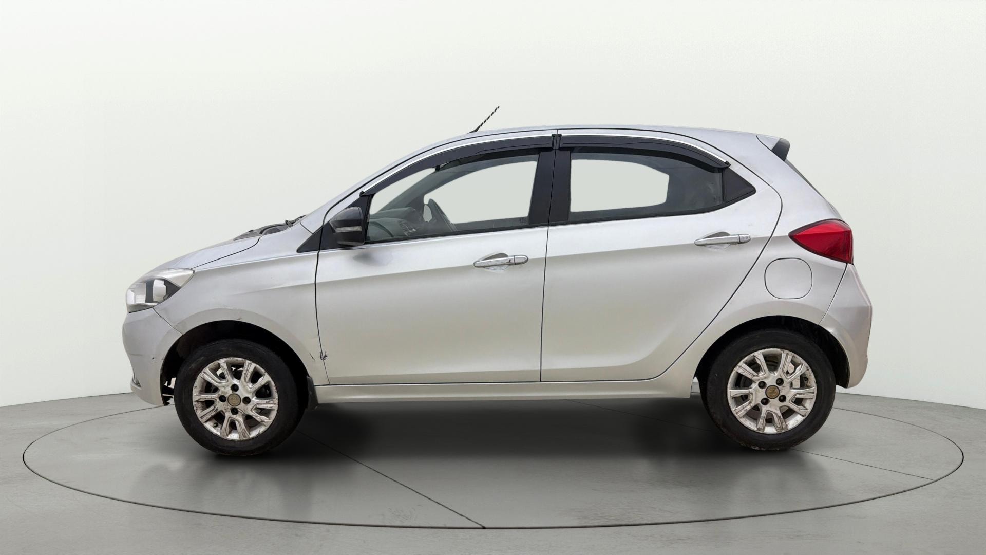 View 2016 Tata Tiago Revotorq XB Image 5 Used 2016 Tata Tiago Revotorq XB Image 5