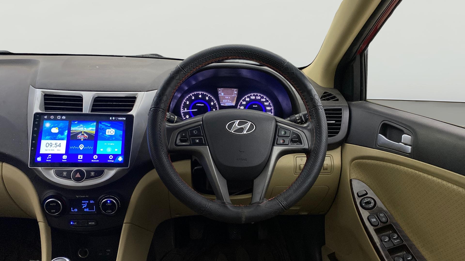 View 2015 Hyundai Fluidic Verna 1.6 VTVT S O Image 20 Used 2015 Hyundai Fluidic Verna 1.6 VTVT S O Image 20